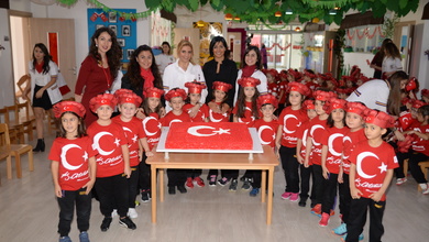 Kırmızı-Beyaz Cumhuriyet Balosu