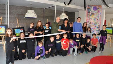 ‘Aynı Gülümsemeler’ Sergisi