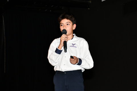 Skolada ‘Kids Without Borders’ Sunumları