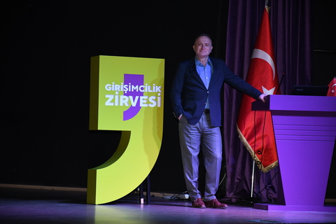 Girişimcilik Zirvesi’nde Alphan Manas ile Geleceğe Bakış!