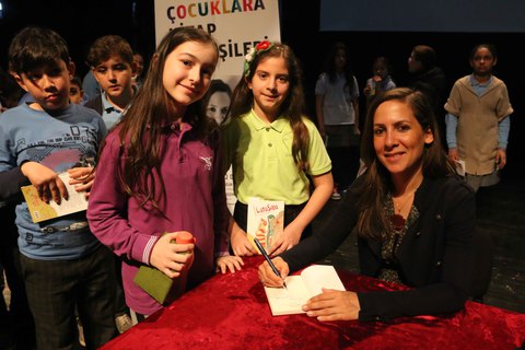 İrem Uşar ile Kitap Söyleşisi