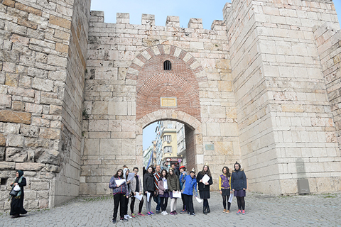 ‘Şahinkaya Sanat’ Tophane’de