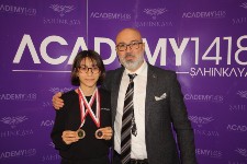 Satrançta İki Derece Birden