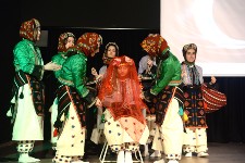 Sahnede Zafer Coşkusu