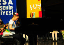 Şahinkayalı piyanistler maratonda
