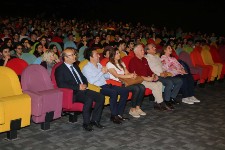 Abbas Güçlü'den Etkileyici Sunum 