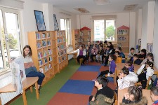 Şahinkayalı Okurlar Kütüphanede