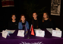 ‘Debate’ ile Fikirlerini İngilizce Tartıştılar 
