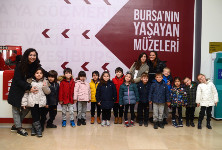 Karagöz ve Hacivat’la Tanıştılar