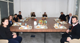 Ödül Alan Öğrencilerle Kutlama Yemeği