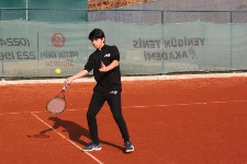 Tenis Turnuvasında İki Kupa Birden!