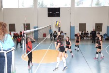 Hexagon Kız Voleybol Takımı Grup Birincisi