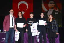 Münazara Turnuvasında Çekişmeli Final