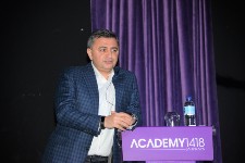 ‘Mutlu Hissetmediğiniz Mesleği Değiştirin’