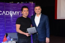 ‘Mutlu Hissetmediğiniz Mesleği Değiştirin’