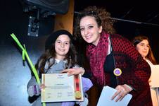 Yeni Okul Gelince Ayakta Alkışlandı