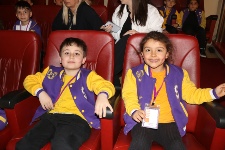 Perde Çocuklar İçin Açıldı