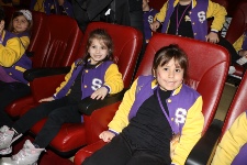 Perde Çocuklar İçin Açıldı