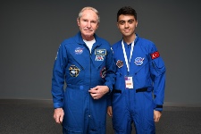 Şahinkayalı Uzay Meraklıları Astronot ve Kozmonotlarla Buluştu