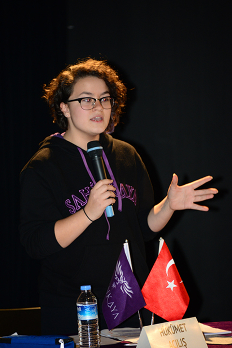 Felsefe Münazarası’nda ‘Özgürlüğü’ Tartıştılar