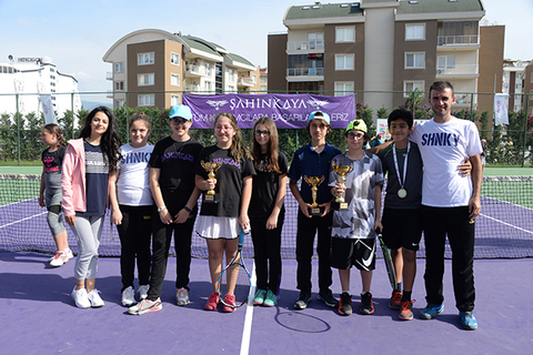 Tenis Turnuvası’na Örnek Ev Sahipliği 