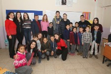 Keles Kıranışıklar Köyü'ne Anlamlı Yardım