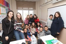 Keles Kıranışıklar Köyü'ne Anlamlı Yardım