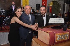 Hexagon ve Academy 1418’den Işıltılı Mezuniyet Balosu